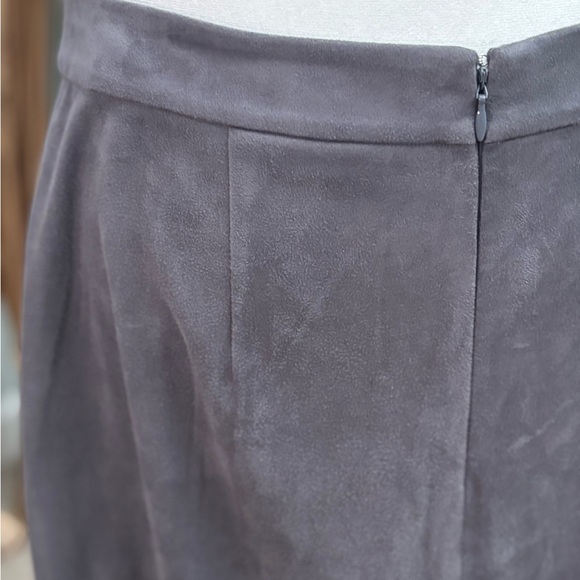Ann Taylor LOFT Suede-Finish Skirt Sz 8 - Picture 3 of 5